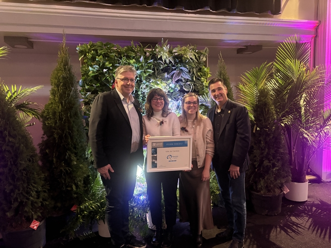 Fleurons du Québec: Candiac conserve ses cinq fleurons grâce à un succès collectif