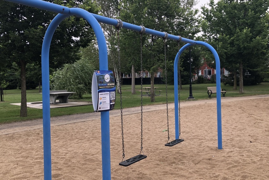 Nouveauté : des balançoires interactives au parc de Sardaigne