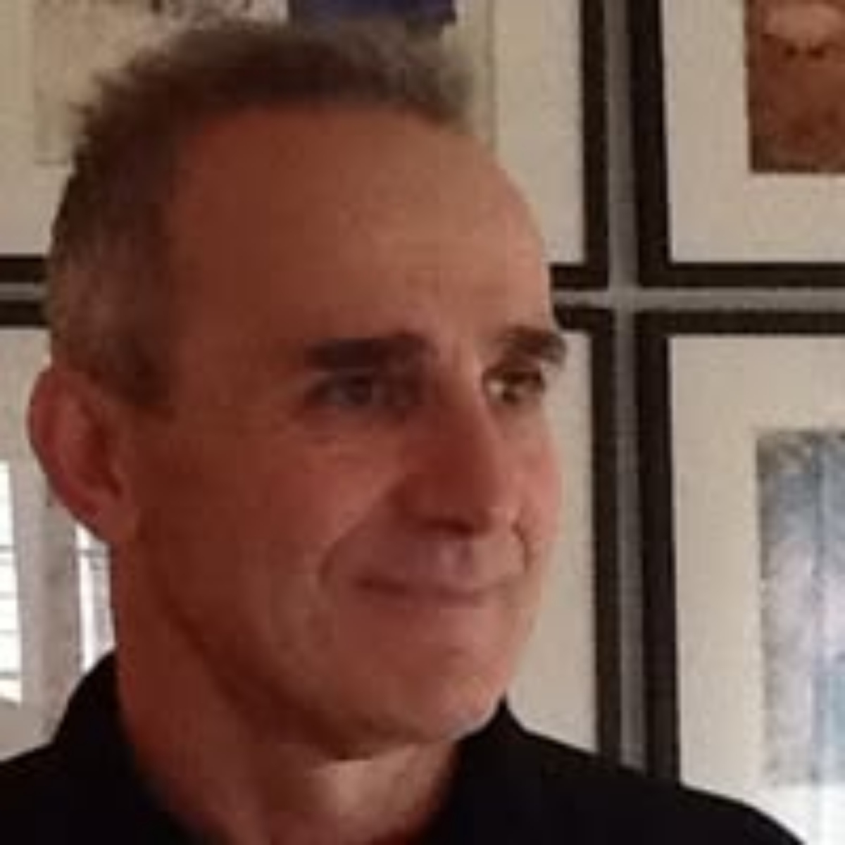 <p>Luc Boivin, artiste-ingénieur métallurgiste de la Rive-Sud de Montréal, crée des œuvres murales uniques en aluminium façonné. Il fusionne matière et sensibilité pour des œuvres porteuses d’intention.</p>
<p>Consultez son <a href="https://sites.google.com/amalgame-art.com/accueil/accueil" target="_blank" rel="noopener">site Web</a></p>
<p><img src="https://candiac.ca/uploads/cms_sections/Symposium/Boivin_Luc2.jpg" alt="Boivin_Luc2.jpg (903 KB)" width="300" height="300" /></p>