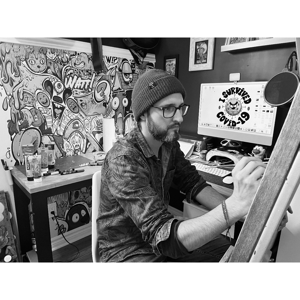 <p>Matthieu Lemond, connu sous le nom d’artiste WATT, développe un univers inspiré des cartoons et de la bande dessinée. Son style éclectique, qu’il décrit comme du « cartoon abstrait », invite à l’imagination et à l’interprétation libre. Actif depuis 2012, il crée des œuvres ludiques où chaque personnage devient un point de départ narratif.</p>
<p>Consultez sa <a href="https://www.instagram.com/watt79/%20" target="_blank" rel="noopener">page Instagram</a></p>
<p><img src="https://candiac.ca/uploads/cms_sections/Symposium/Lemond_Matthieu2.jpg" alt="Lemond_Matthieu2.jpg (855 KB)" width="300" height="300" /></p>